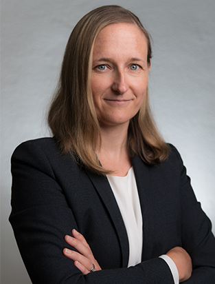 Portrait Notarin Schuster